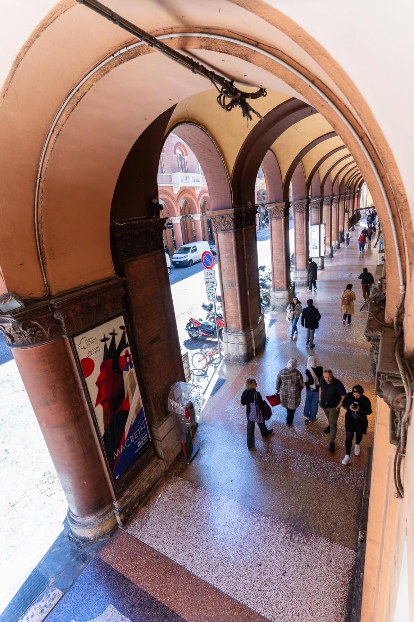 Matildeland Appartamento Centro Storico - Via Indipendenza Bolonha Exterior foto